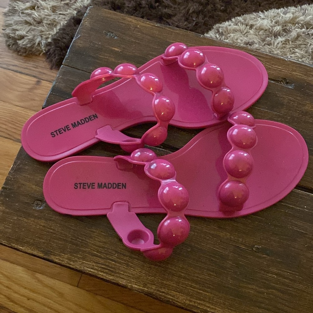 Steve Madden, new, purple, pyramid studs, barely there heel, slides
Size: 9